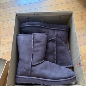 UGG CLASSIC SHORT BOOT